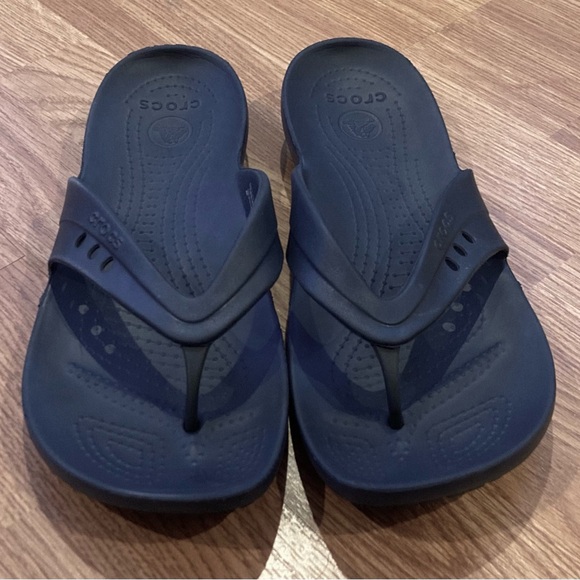 Women’s Crocs Kadee Flip Flops Dark Navy Blue - Picture 1 of 3
